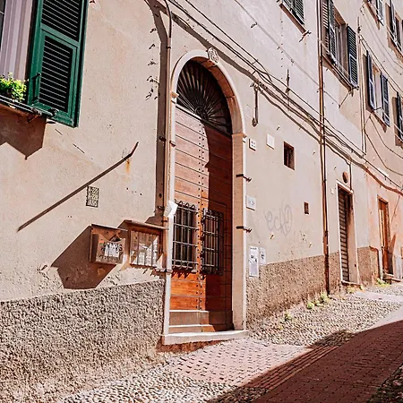 Appartamento Nel Cuore Di Genova